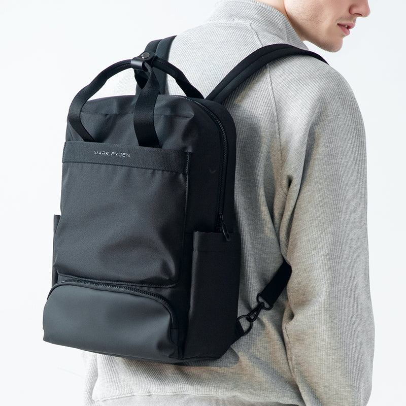 BreezePack: Lightweight Backpack with Removable Shoulder Straps for Easy Outdoor