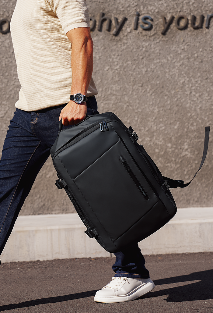 MARKRYDEN Expandos backpack Model view - with USB charging port
