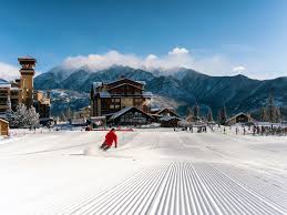 Colorado Ski: Spring Escape & Gear Guide