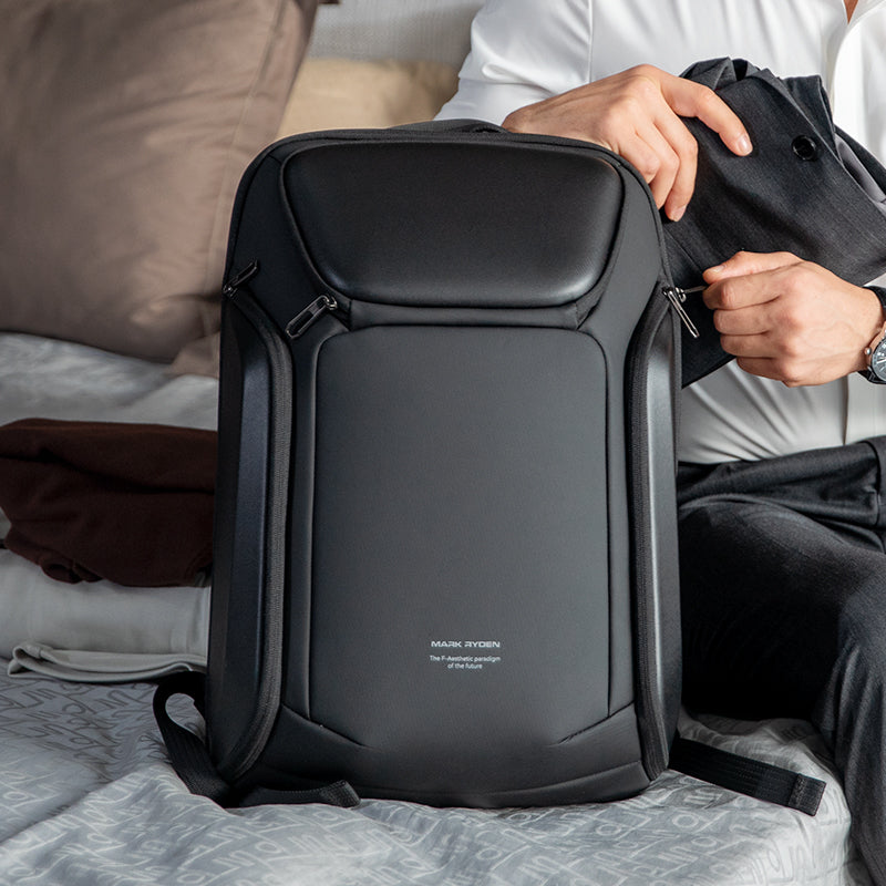 Polycom: Plan Your Day Comfortably With a Versatile Backpack