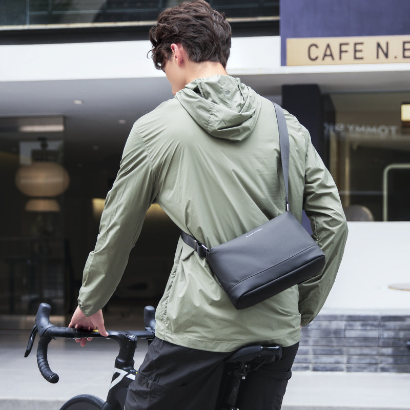 Easypose: 0.25kg Lightweight Waterproof Crossbody Bag Ideal for Everyday Use
