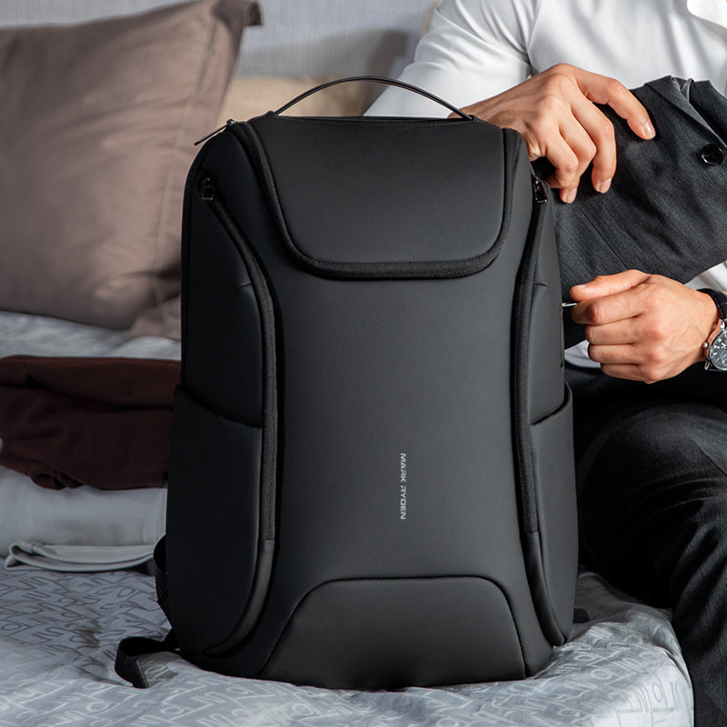 Polycom 2nd: Waterproof Backpack with Built-in USB for Travelling