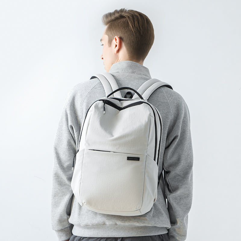 Summer Mist: Beat the Heat - Cool and Ultra-light Backpack for Every Adventure