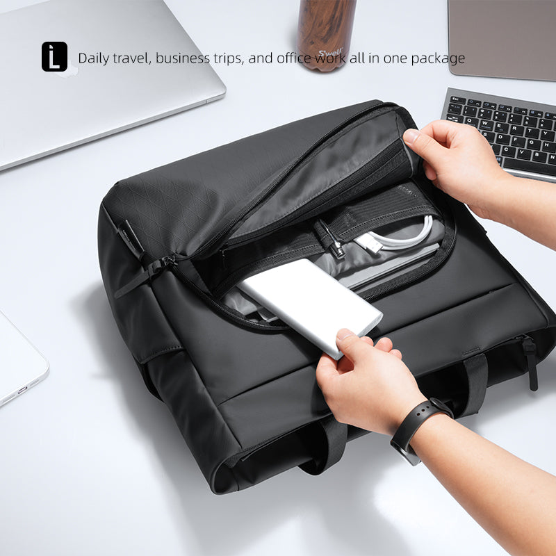 MetroCourier: Tech-Integrated Messenger Bag with Dedicated Charger Compartment