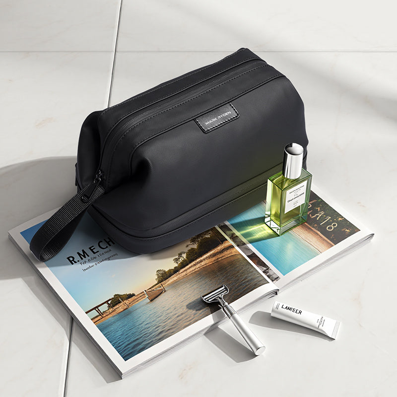Switchstorage V: Toiletry Bag with Wet and Dry Areas for Modern Travelers