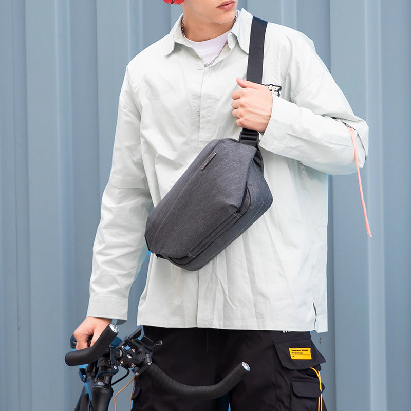 Fingon Ⅰ: Leather Large Capacity City Commuter Daily Messenger Bag