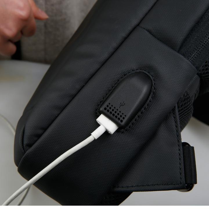 Mini City - L_MR7191 Mark Ryden crossbody bag Details - USB Charging Port